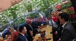 FOTO! Primarul Ciprian Ciucu, întălnire la terasă cu oficiali americani din Ambasada SUA la București