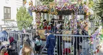 Zeci de cerșetori fac bani frumoși la Pelerinajul de la moaștele Sfintei Parascheva. O femeie din Republica Moldova a strâns 2.000 de lei în câteva ore, mințind că fiica sa este imobilizată în scaun cu rotile