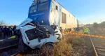Filmul tragediei din Galați, în care patru persoane au murit după ce autoutilitara lor a fost spulberată de tren. Ce s-a întâmplat cu puțin timp înainte de accident VIDEO