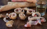 Şoriciul de porc, marele dușman al siluetei. Cât trebuie să mănânci ca să nu te îngrași, ce se întâmplă în corpul tău atunci când consumi ŞORICI