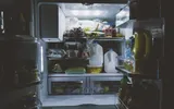 Cum să dezgheţi corect frigiderul. Cât de des trebuie scos din priză şi curăţat