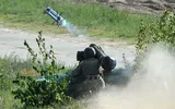 Război în Ucraina: Un blindat rusesc care transporta soldați deasupra, spulberat cu o rachetă ghidată VIDEO