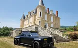 Imagini uluitoare cu Rolls-Royce Phantom, varianta off-road. Are şase roţi, volan din piele de crocodil şi frâne placate cu aur! Preţul astronomic cerut pentru maşina rară