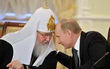 Patriarhul Kiril a inventat o rugăciune specială pentru Vladimir Putin, de ziua sa. El le-a cerut ruşilor să o rostească neîncetat în următoarele două zile
