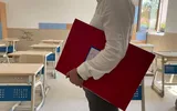 Un profesor e nevoit să livreze mâncare fiindcă nu se descurcă cu salariul din Educație: „Necesită mult timp”
