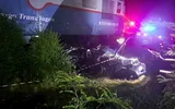 O mașină a fost spulberată de tren, în Teleorman. O adolescentă de 16 ani a decedat, iar alți patru tineri au fost răniți