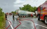 Trafic oprit pe DN2, în județul Suceava, după ce o cisternă înmatriculată în Ucraina a intrat în șanț