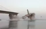 VIDEO VIRAL | Podul imens al Indiei s-a prăbușit, în plină zi