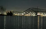 VIDEO Pod de 2,5 km, prăbuşit după ce o navă a lovit unul dintre picioare