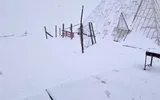 Un nou val de frig peste România. Meteorologii anunță ninsori la munte în luna mai, ploi în rest la începutul săptămânii. De săptămâna viitoare vin temperaturi de vară