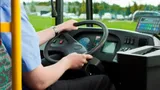 Se caută șoferi de autobuz, iar salariile sunt de 4.400 de euro pe lună. Ce condiții trebuie să îndeplinească viitorii angajați