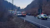 Două mașini s-au ciocnit violent pe DN1, în Brașov. Patru persoane, printre care doi copii, sunt răniți