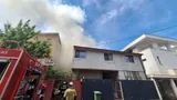Incendiu în Bucureşti pornit de la o candelă. Pompierii au găsit un trup carbonizat