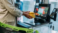 De ce fug românii de casele self-scan? „O simplă greșeală te poate transforma în suspect”