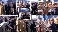 VIDEO Imaginea zilei la BSDA! Președintele Nicușor Dan, însoțit de fiul său la cea mai mare expoziție militară. Micuțul a admirat avioanele de luptă împreună cu tatăl său