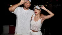 Cine sunt vedetele care s-au făcut de râs la nunta lui Taylor Swift și Travis Kelce. Ed Sheeran și Camila Cabello, desființați de critici după ce au ignorat dressingul code-ul