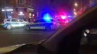 Doi morți și doi răniți după ce o mașină a intrat în plin în pietoni, în centrul Brașovului. Șoferul a „zburat” peste sensul giratoriu FOTO + VIDEO
