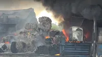 Incendiu puternic în Dâmbovița. Fumul gros se vede din tot orașul Găești, s-a emis mesaj RO-Alert