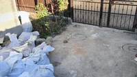 Amenzi de până la 20.000 lei pentru proprietarii de case care uită că domeniul public nu este propria curte. Ce nu ai voie să lași în fața porții