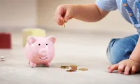 Alocațiile copiilor ajung în conturi în iulie. Datele oficiale de plată și sumele care rămân neschimbate