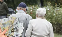 Mii de pensionari vor sărbători Paștele pe datorie în 2024. „Sunt disperată! Nu mă ajung cu pensia”