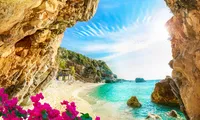 Reguli noi pe plajele din Grecia. Ce trebuie să știe românii care merg în 2024 pe litoralul elen