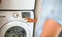 Ce face butonul secret de la mașina de spălat. Nu mulți oameni știu de existența lui