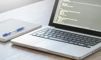 Serviciile pentru companii au crescut puternic în martie, dar rămân în scădere față de anul trecut