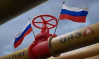 Rusia se confruntă cu o criză a carburanților. Restricții de vânzare în 22 de regiuni după atacurile ucrainene