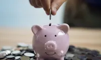 Deficitul bugetar scade semnificativ în 2026: România înregistrează una dintre cele mai mari ajustări fiscale din ultimii ani