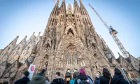 Sagrada Familia este acum cea mai înaltă catedrală din lume. Ultima piesă a turnului central a fost montată