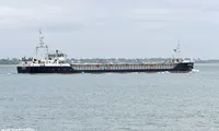 Un cargou turcesc, lovit de o dronă rusească în Marea Neagră, a luat foc