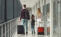 Parlamentul European votează noi drepturi pentru pasagerii aerieni. Trolerul de cabină va fi inclus în prețul biletului