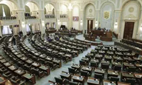 Scandal în Parlament pe legea integrității. USR, PSD și PNL și-au aruncat acuzații dure în plen