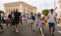 CURS: 77% dintre români consideră că țara merge într-o direcție greșită