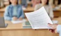 Concurență acerbă la titularizare 2026. Peste 37.000 de profesori au susținut examenul pentru un număr limitat de posturi permanente