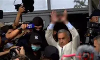 Călin Georgescu, reținut de DIICOT și scos în cătușe. Procurorii cer arestarea preventivă