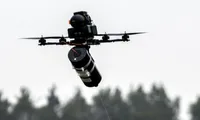 Dronele FPV au ajuns în școlile din Ucraina. Copiii învață să le piloteze, să le construiască și să le repare