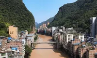 Orașul care sfidează geografia. Yanjin, metropola înghesuită într-o vale de doar 30 de metri