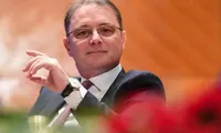 Programul de guvernare 2026–2028: pensiile ar urma să fie indexate din 2027, CASS eliminată pentru mamele cu copii mici, iar impozitul minim pe cifra de afaceri desființat