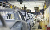 Industria României, în scădere cu 3,4% în primele opt luni din 2026. Industria prelucrătoare trage în jos producția
