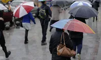 Vremea se răcește în România, iar ploile pun sud-estul țării sub Cod galben. Rafale de până la 90 km/h la munte