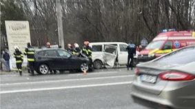 Accident cu trei mașini pe DN 1, la Otopeni. Patru persoane sunt rănite. A fost nevoie de intervenția elicopterului SMURD
