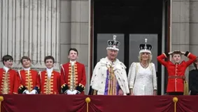 Asistăm la dizolvarea familiei regale britanice?