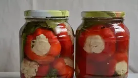Cea mai bună rețetă de murături. Gogoșari umpluți cu struguri