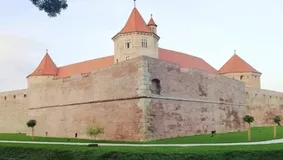 Cetatea din România care a adăpostit una dintre cele mai sângeroase închisori. Locul este vizitat de mii de turiști