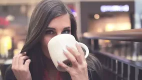 Cafeluța de după-amiază. Consecințele unui obicei foarte des întâlnit