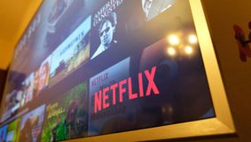 Filme și seriale noi pe Netflix în iunie. „The Witcher” și „Manifest” sunt doar două din cele mai așteptate producții