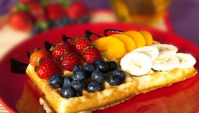 Secretul vafelor belgiene cu înghețată. Rețeta desertului perfect pentru vară