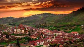 Satul din România unde în 300 de ani a existat un singur divorț! BBC a venit să facă reportaj aici